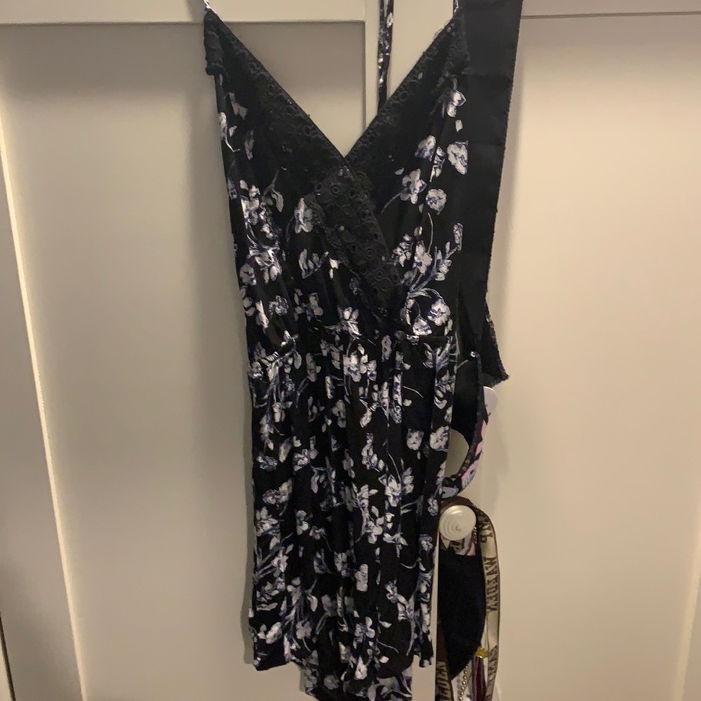 Ambiance Flower Printed Romper. Size L